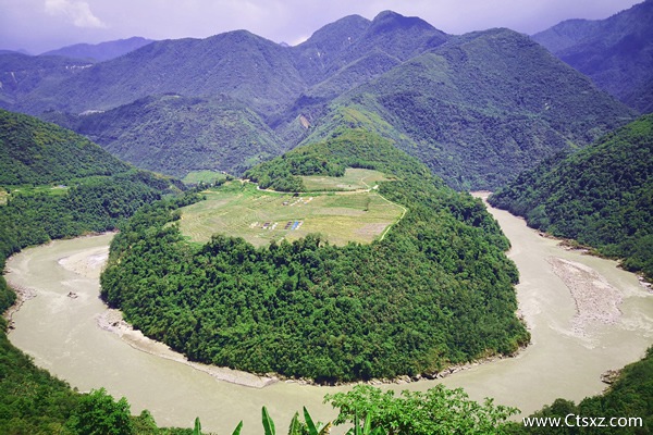 雅鲁藏布大峡谷