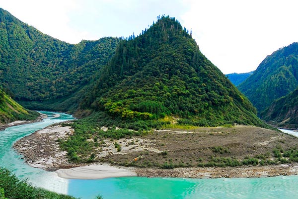 拉萨-林芝-巴松措-鲁朗-大峡谷5晚6日